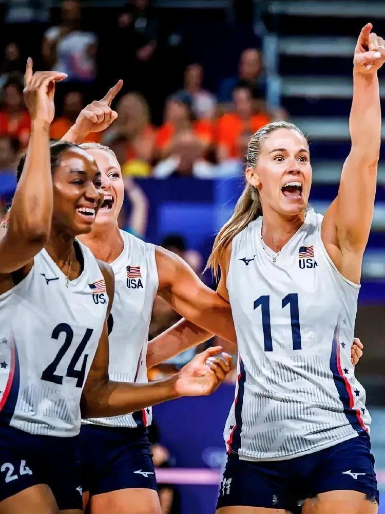 巴黎奥运会女排赛场最新赛况:
8月4日
A组第三轮
美国女排3-0(29-27/