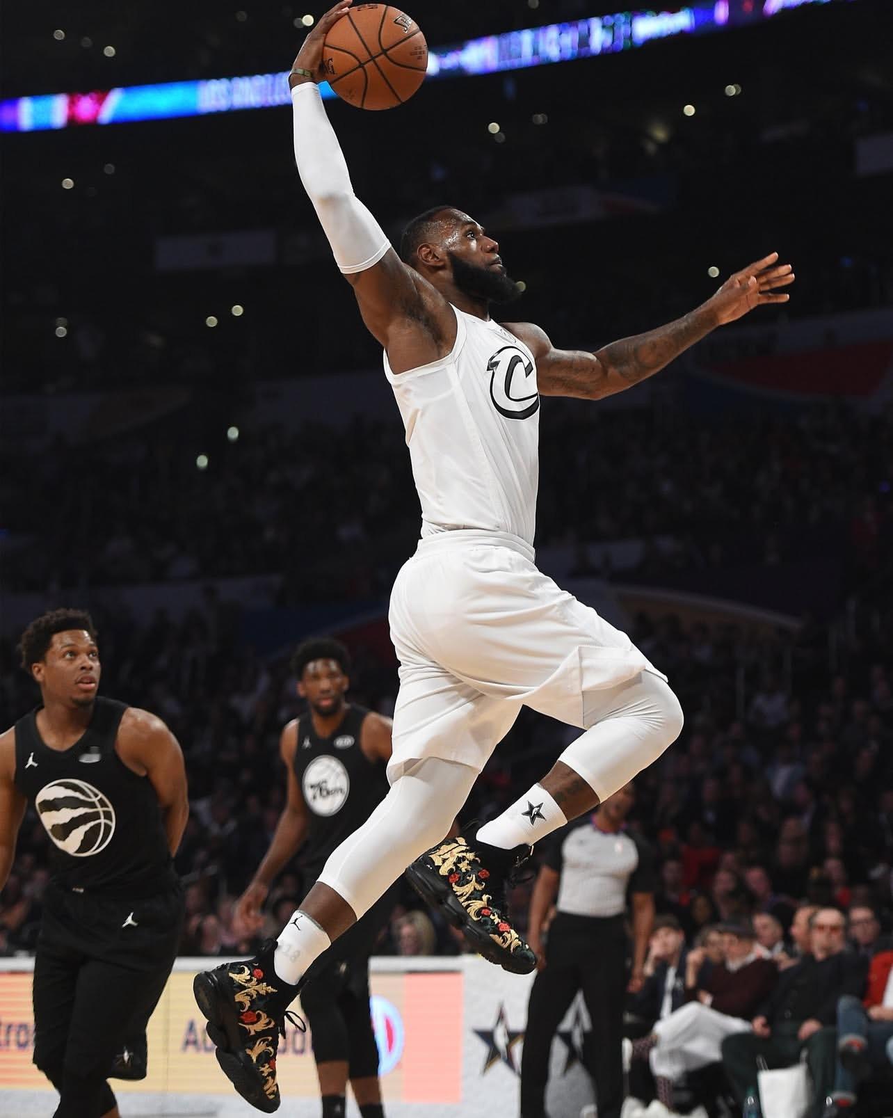 NBA 有點意思｜LeBron James FREEHDNBA球鞋分享
