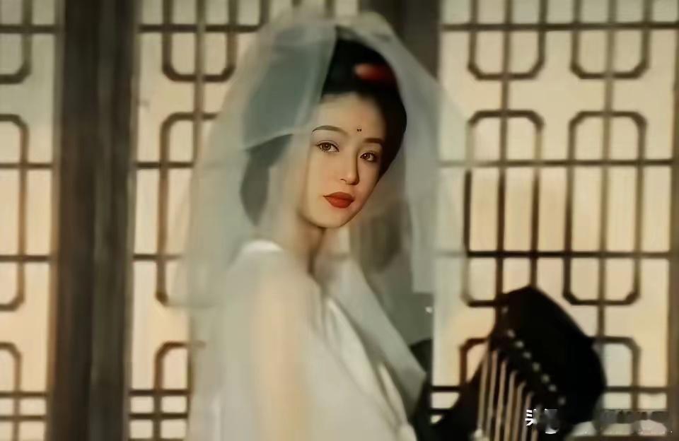 于正拿林青霞给赵晴抬咖，让赵晴拍了一组林青霞仿妆照，说赵晴像林青霞，引网友反感后