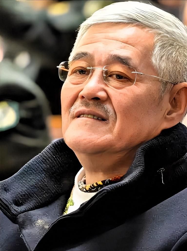 还是赵本山做人明白！

赵本山对球球说，人生最成功的只有两件事，赚钱不在其中。