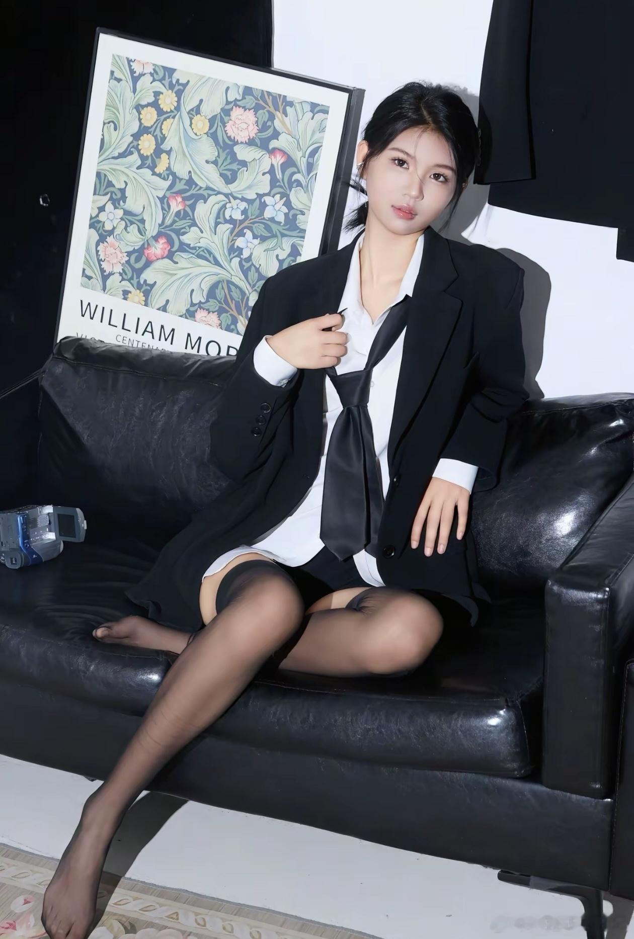 写真摄影日记[超话] 男人装美女精彩人像[超话] ​​​