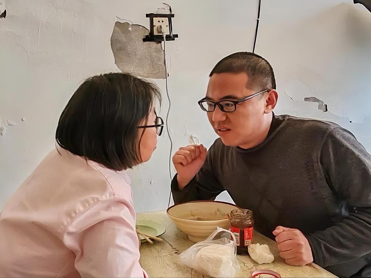 姐弟恋真不容易，姐姐今天故意为难我，她提出了一个灵魂拷问，她问我多少钱可以买来我