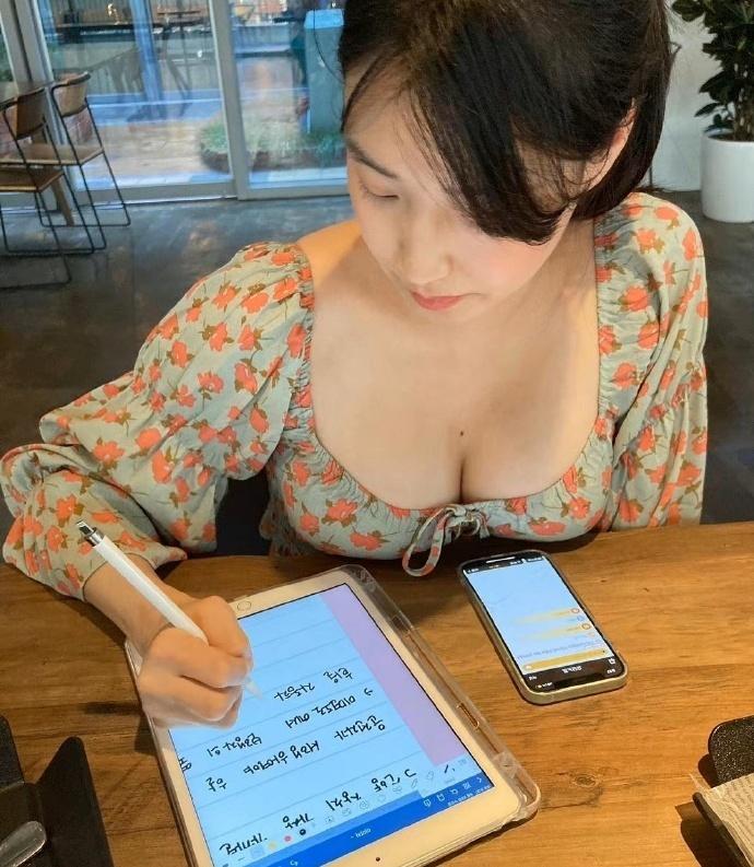 【Ai 多模态深度推理】
Ai 不仅能看懂图片、解析图表、识别手写公式，还能进行