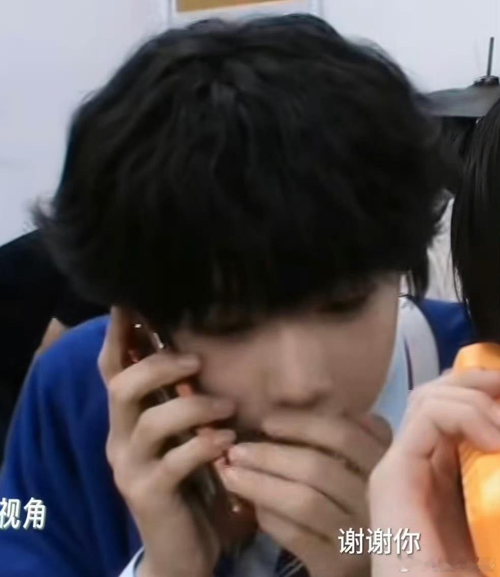 想捏陈奕恒的小脸蛋儿