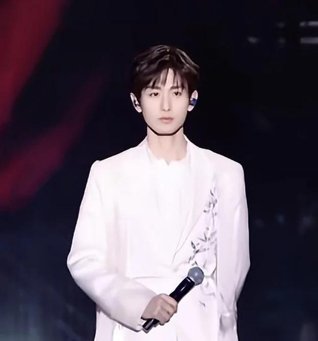 此男是神么
考古琉璃，被惊到了
成毅 热播剧