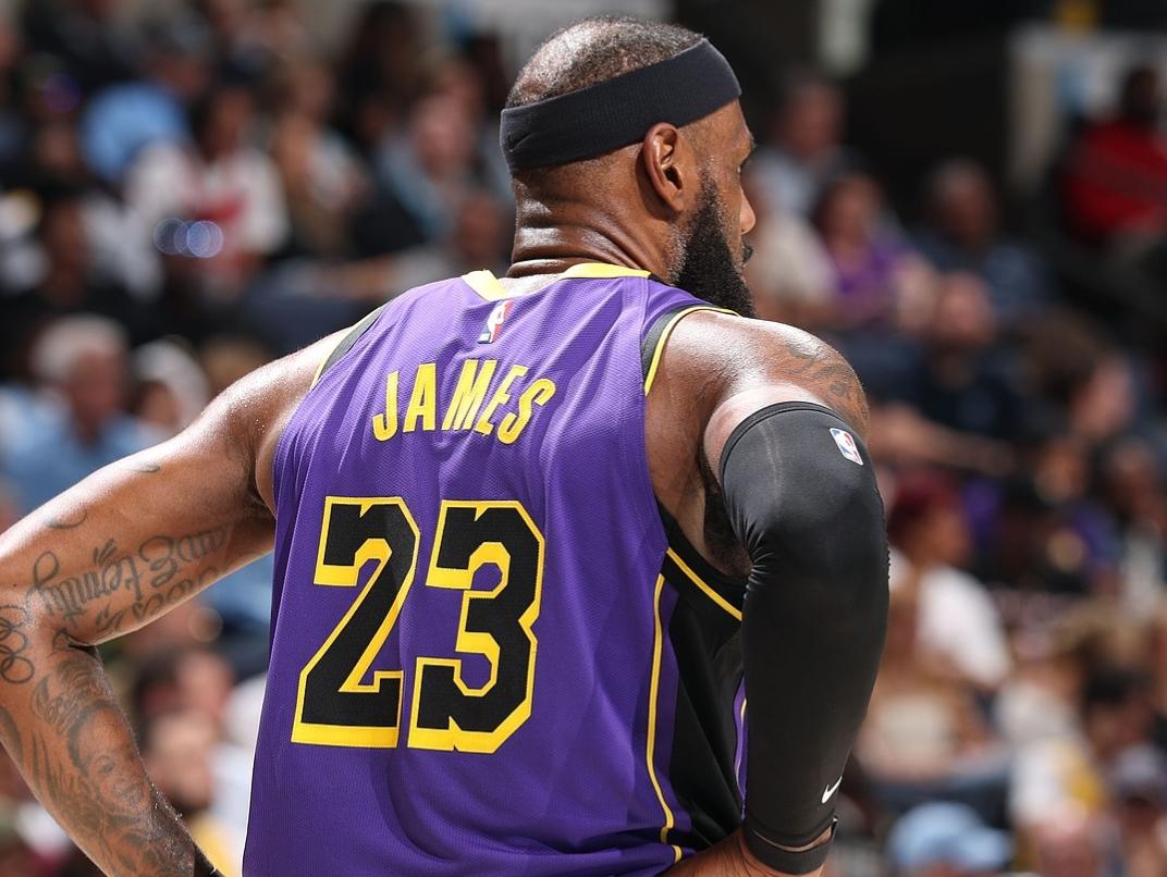 名嘴：如果能够加盟马刺，詹姆斯每晚至少可以送出10次助攻。

近日，NBA名嘴S