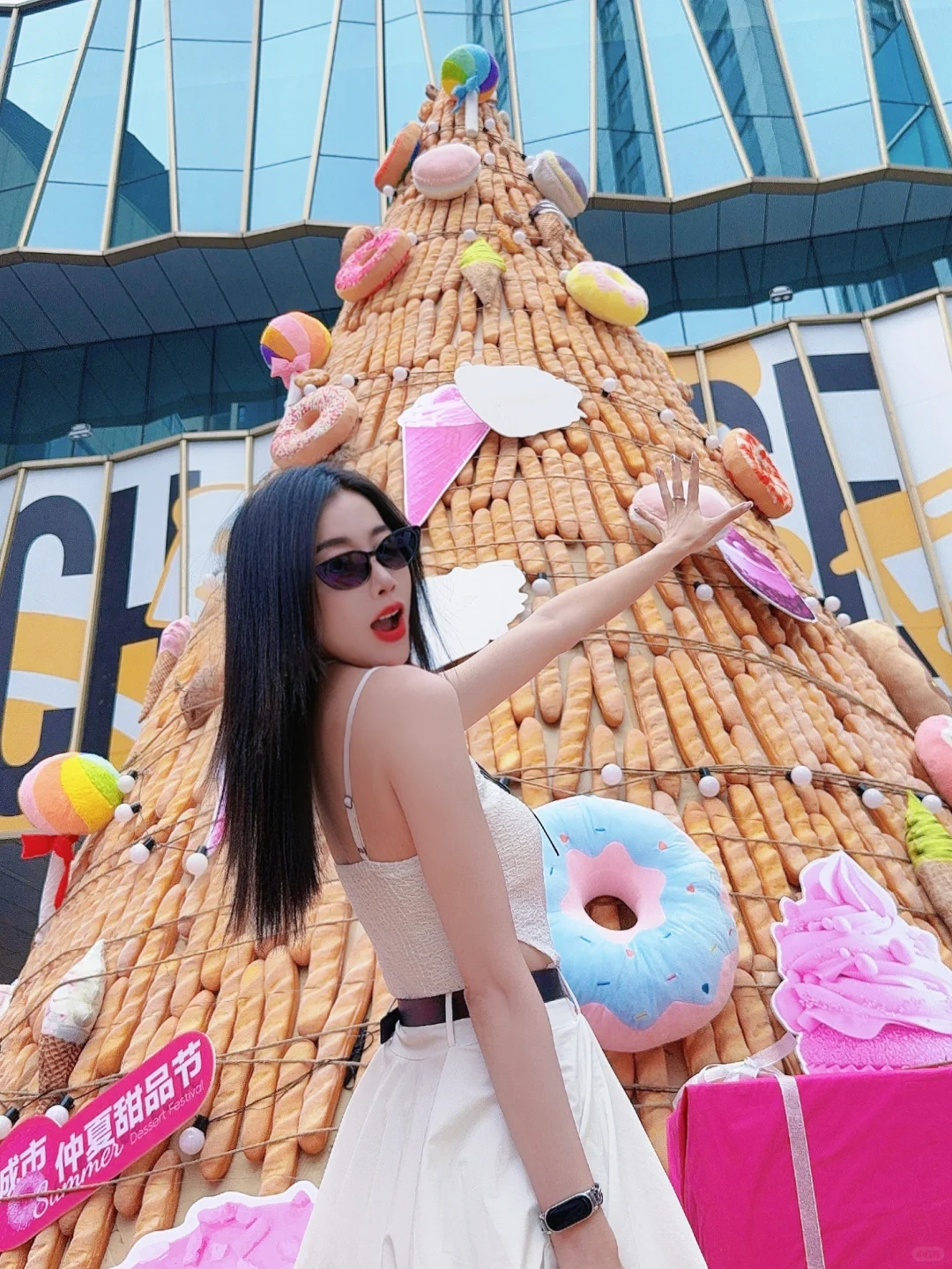 快来龙湖天街一起感受甜甜的快乐🍬🍰🧁