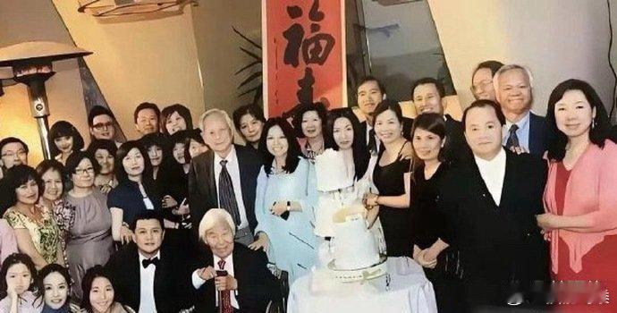 王菲当⁠‎年肯定真心‏﻿爱﻿﻿‎过‏‎李亚鹏，不信你瞧这﻿⁠个﻿细节！‎‎ 