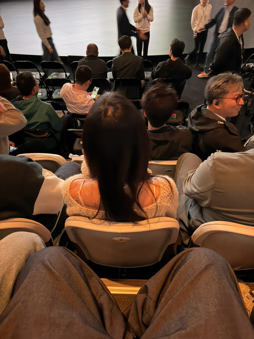 感谢主办方，这一定是特别安排的