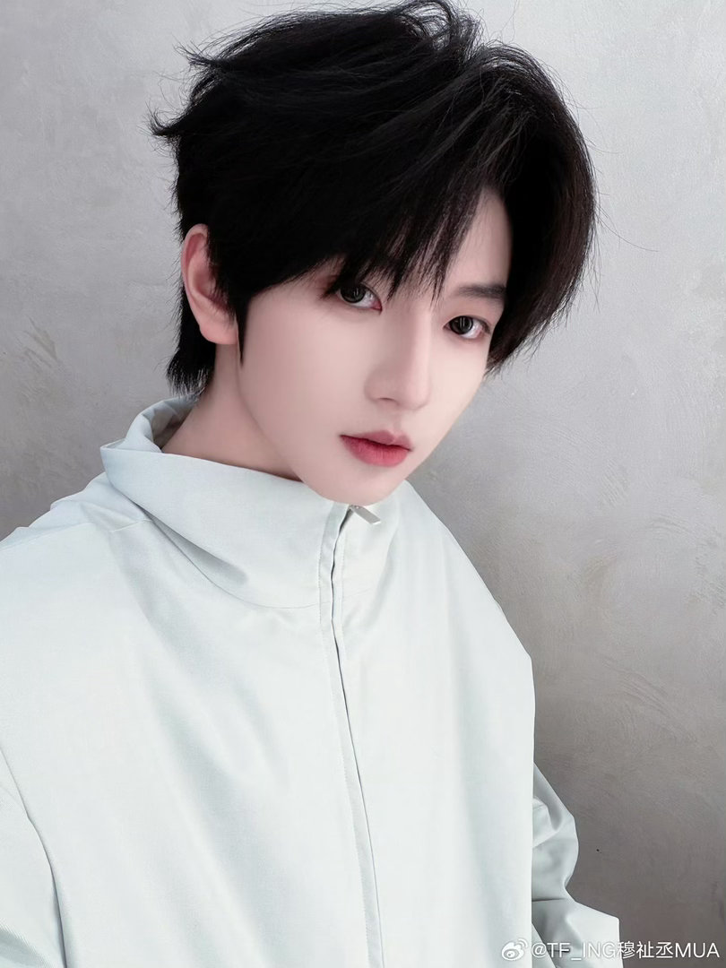 王传君让穆祉丞帮他带孩子王传君让穆祉丞帮他带女儿 王传君发出带娃邀请的时候，万万