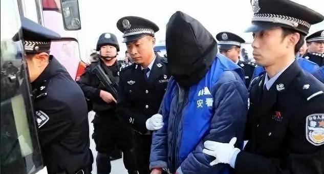 中国最大的敌人，不是日本也不是美国，而是裹着漂亮外衣的“自己人”！最近被抓获的叛