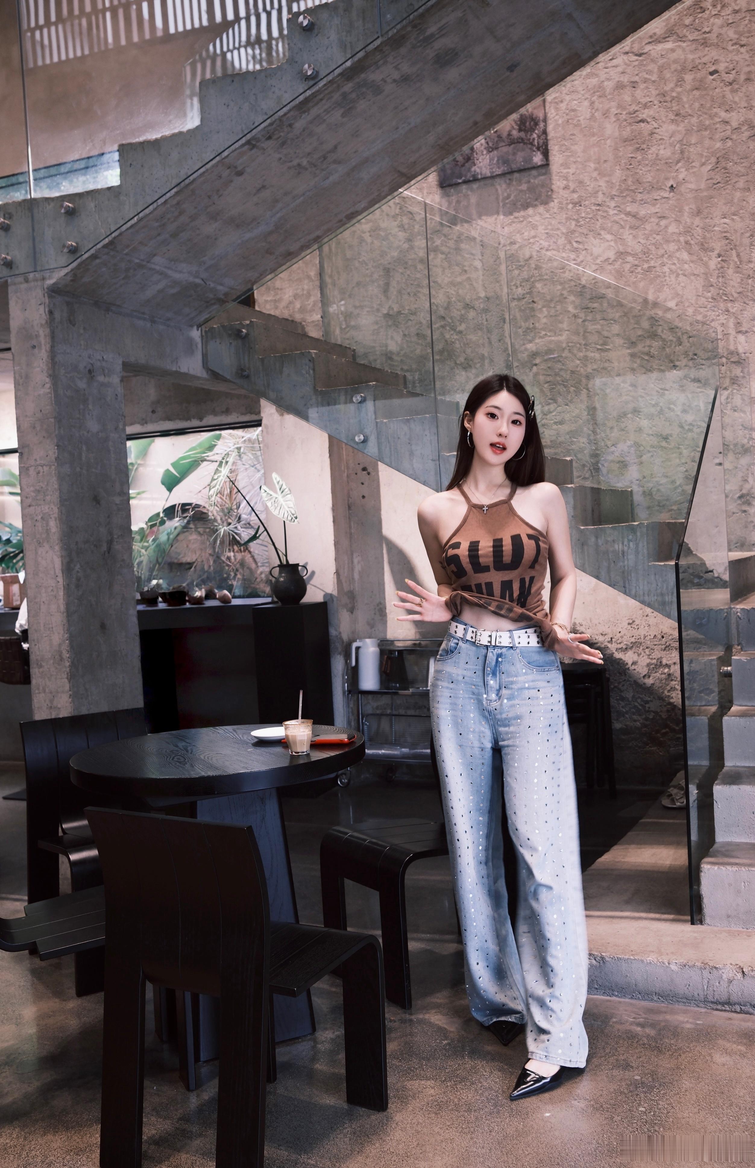 下辈子想当个美女虽然这辈子也是今天长这样御姐 ​​​