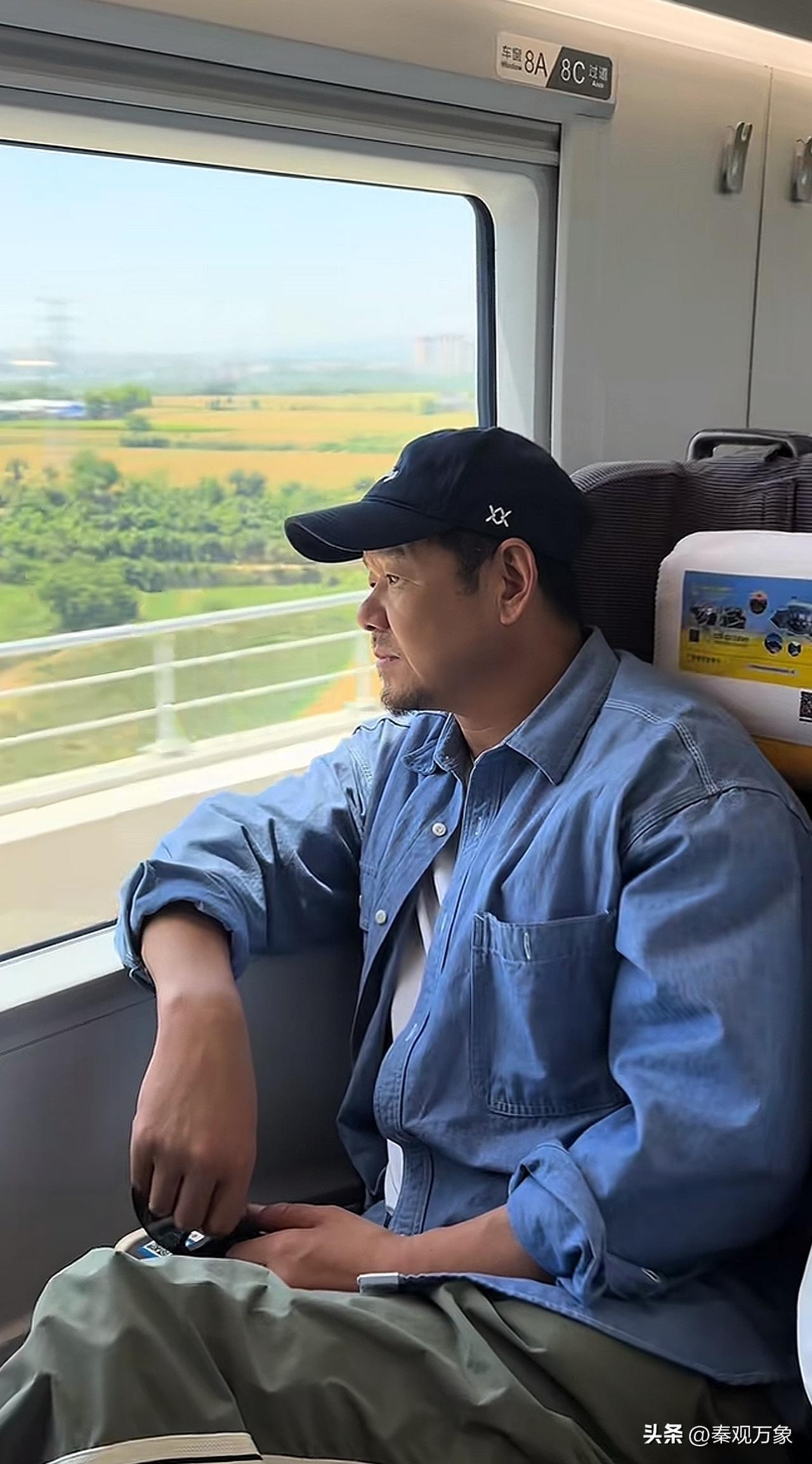 高铁遇熟人，有没有认识啊的？
谁有问题想问他？