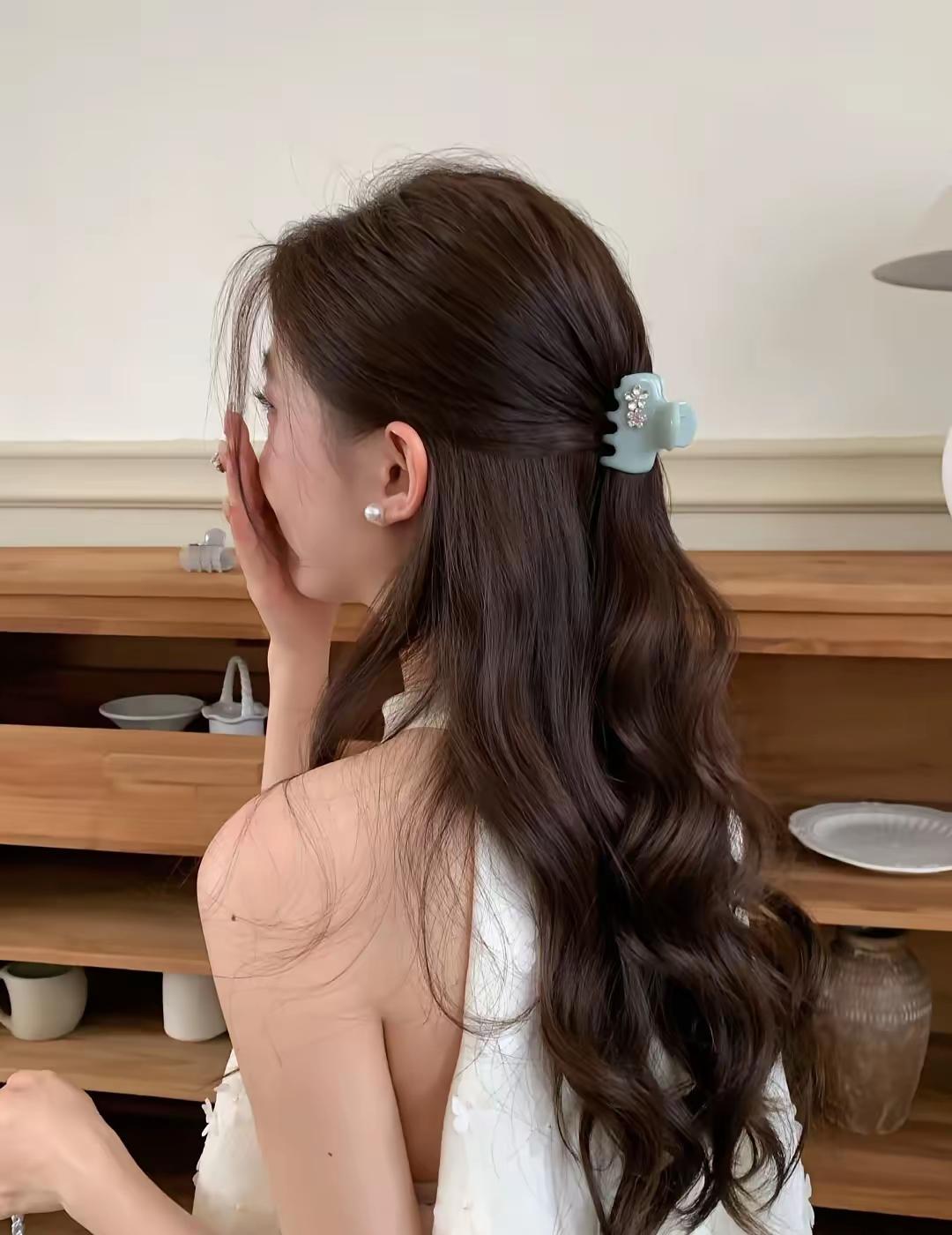 这一款发型好不好看呢？长发 发型 每天一款发型