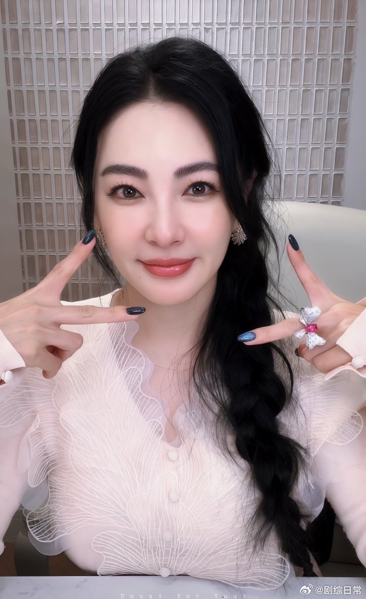 张雨绮直播发火卖货就卖货，拿消费者撒气算什么本事？ 