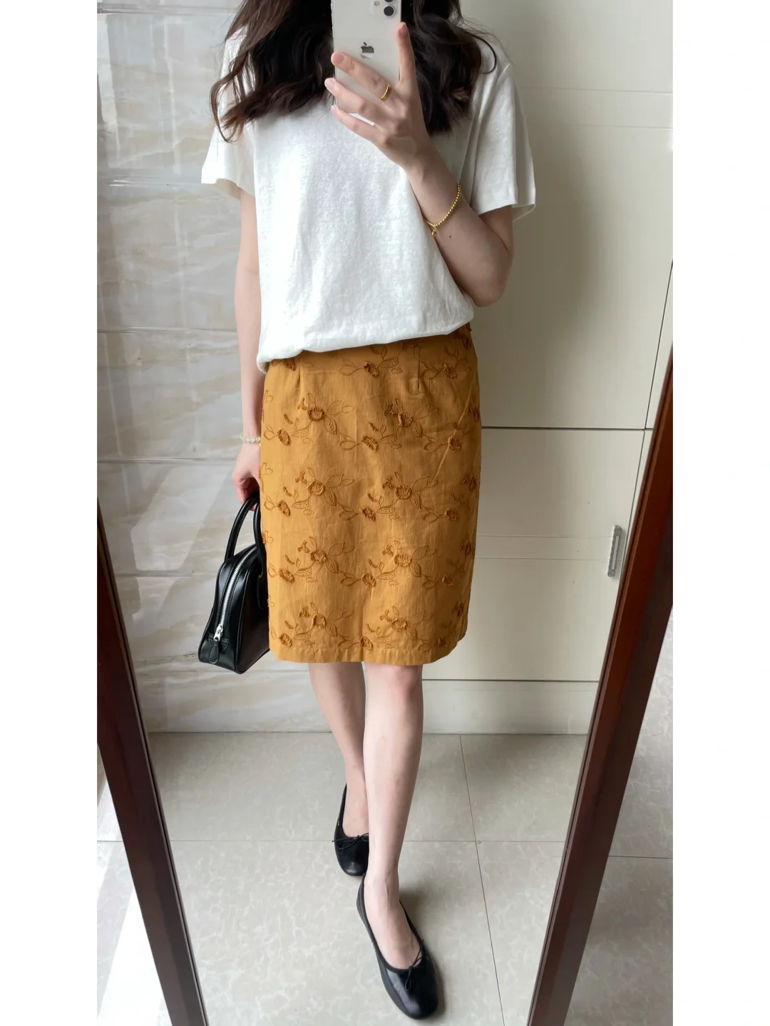 刺绣花花裙(๑´0`๑)