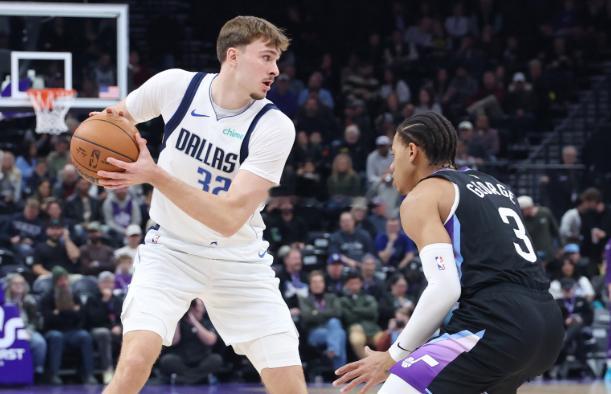 今天的NBA常规赛，独行侠对阵爵士。独行侠球星弗拉格半场拿下24分，创下了一项N