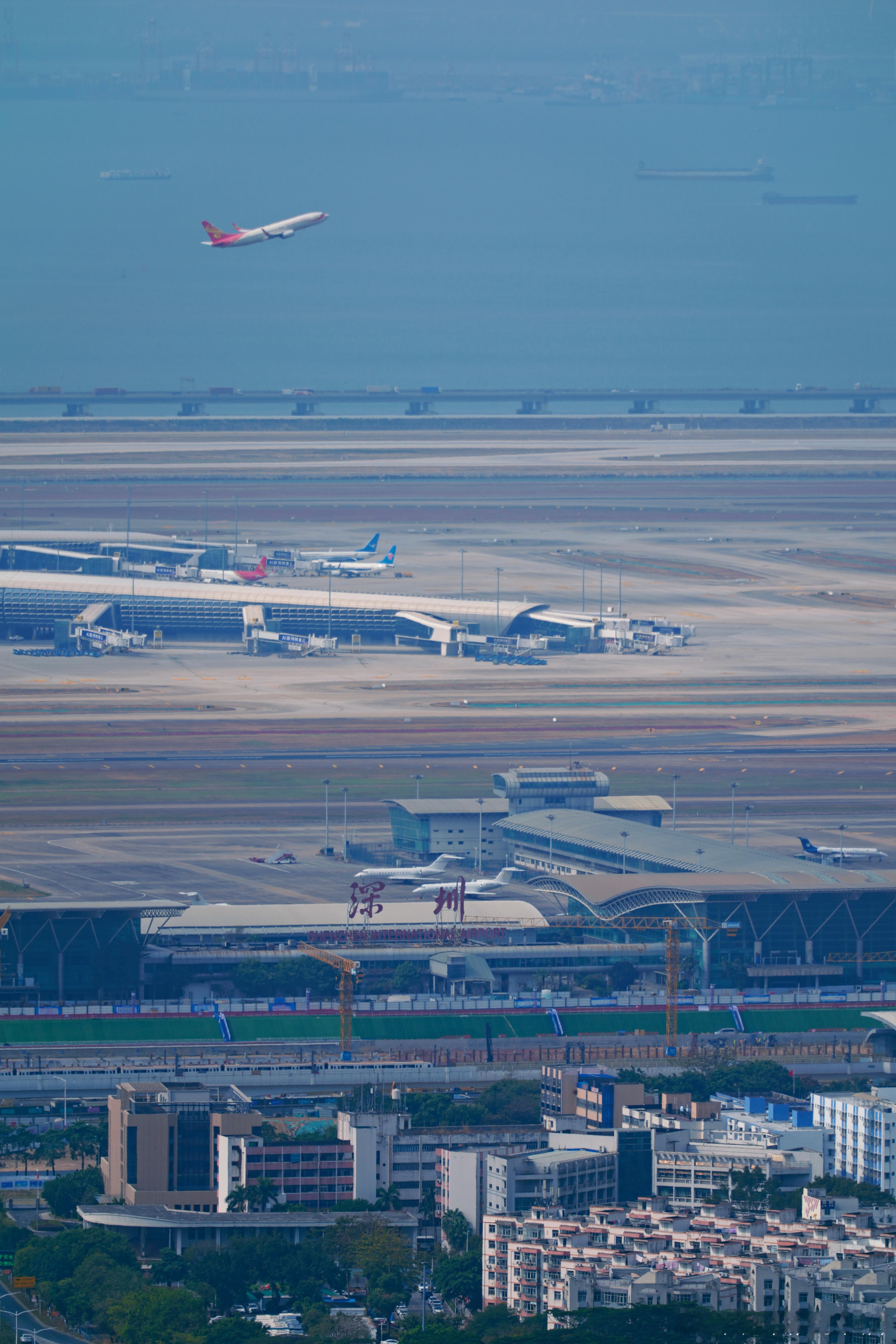 走鸟走鸟，回家准备过年了！！PS:这个位置拍飞机不错，只恨自己没有800定！ 深