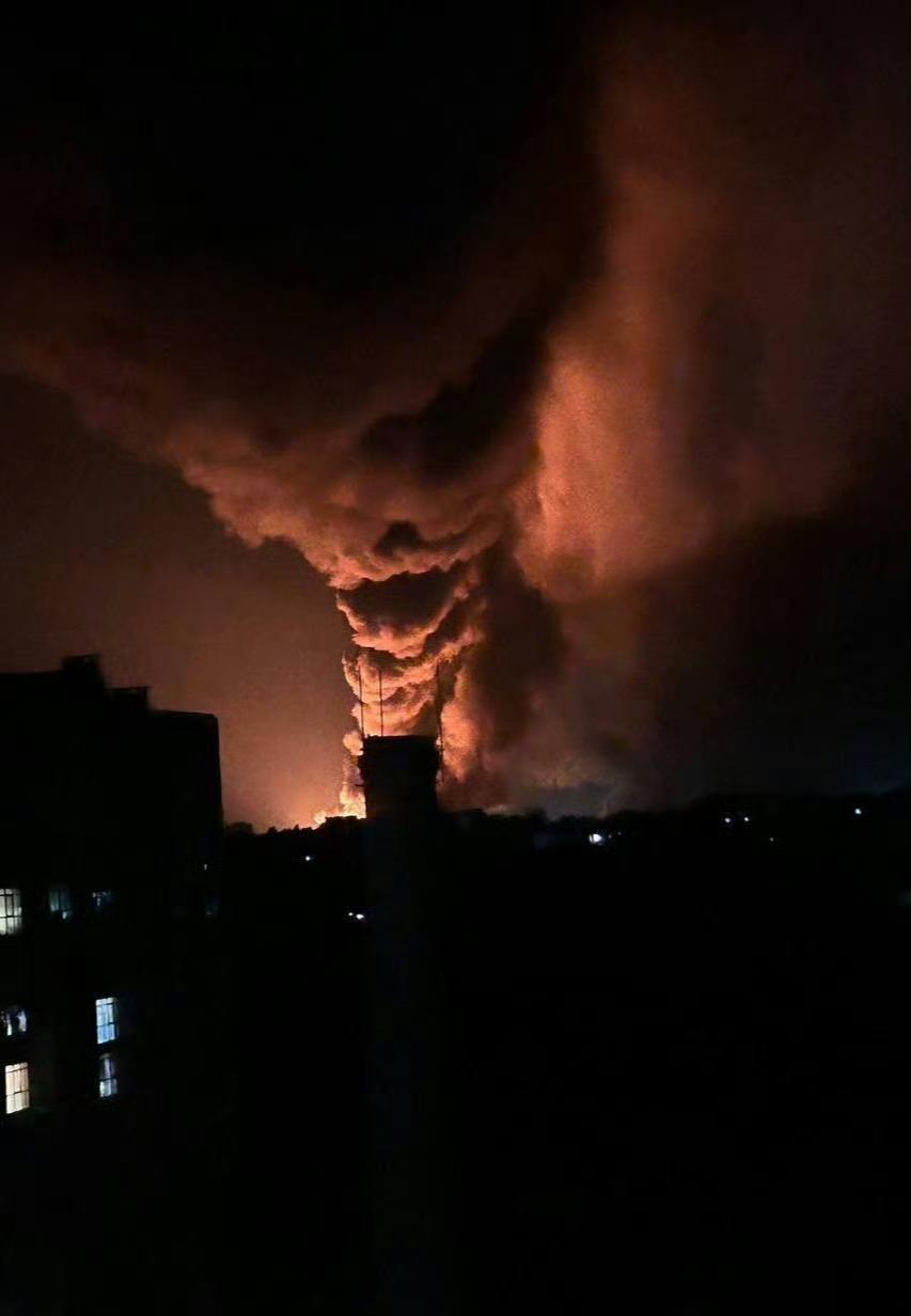 俄罗斯国防部发布：昨天夜间，俄罗斯联邦武装力量动用包括陆基、海基和空基系统以及无