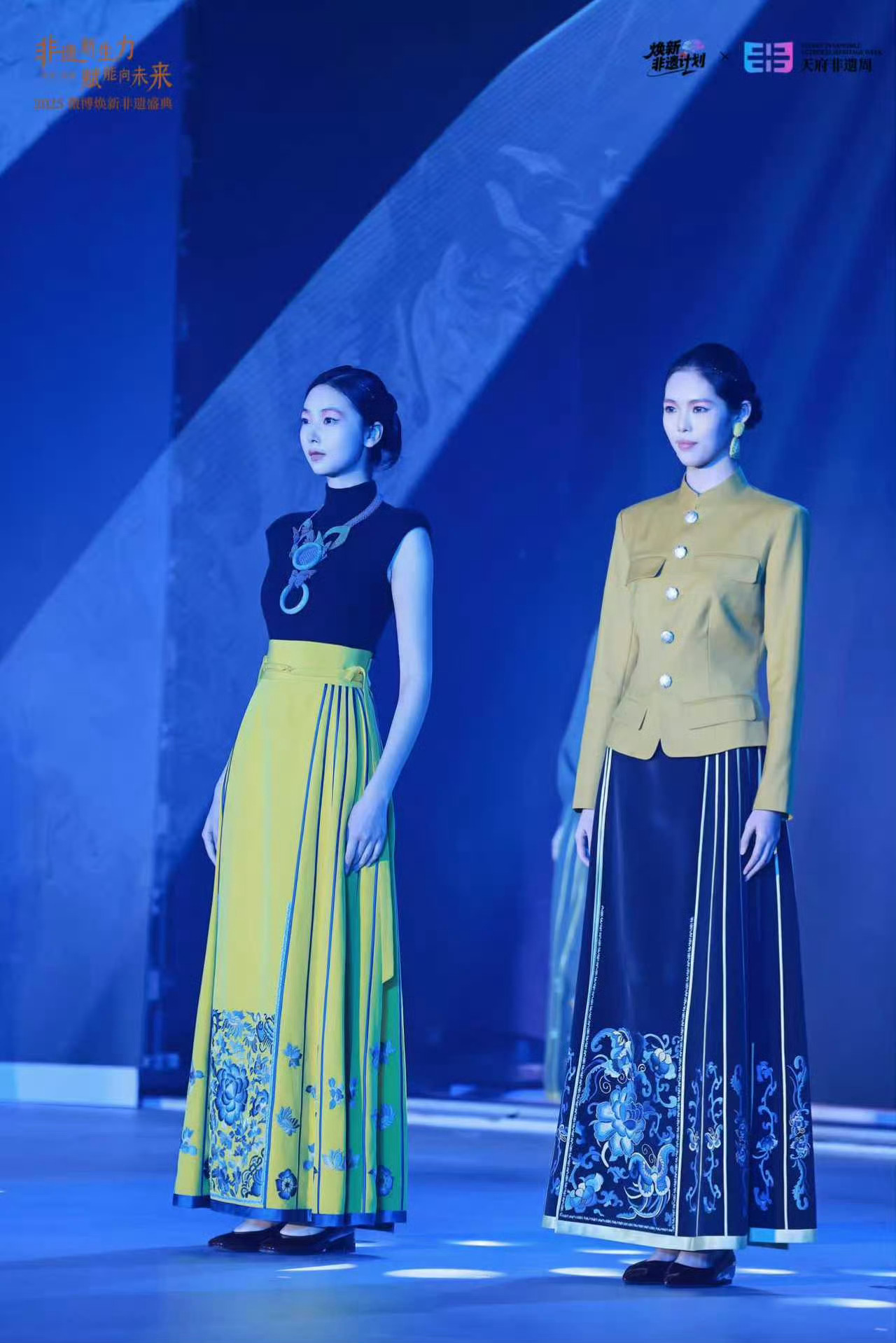 马面裙才是马年的本命战袍应该会是春节的一个爆品，又符合国风，又是一种新颖的感觉，