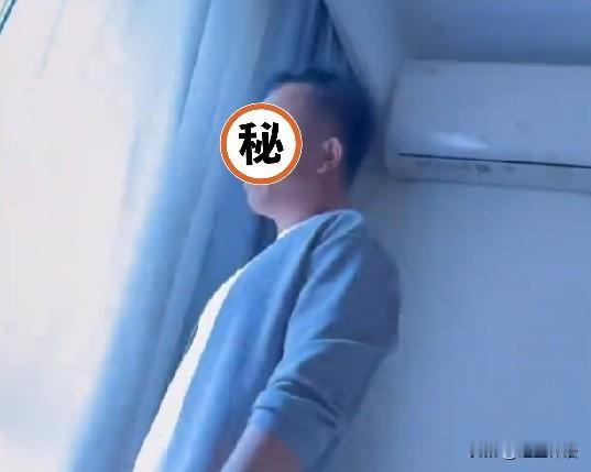 爸爸拉窗帘喊女儿起床，被女儿一句话问的哑口无言，瞬间石化

一位父亲早晨起来，走