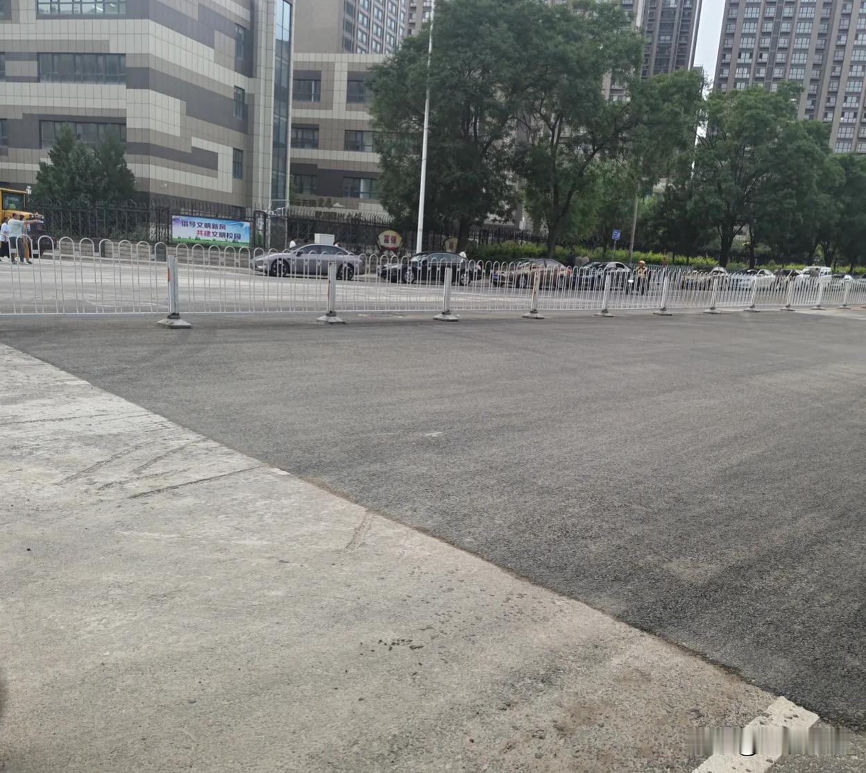 张家口道路塌陷不能修好就完了事了，要做好后边的工作。

张家口市道路塌陷这几天网