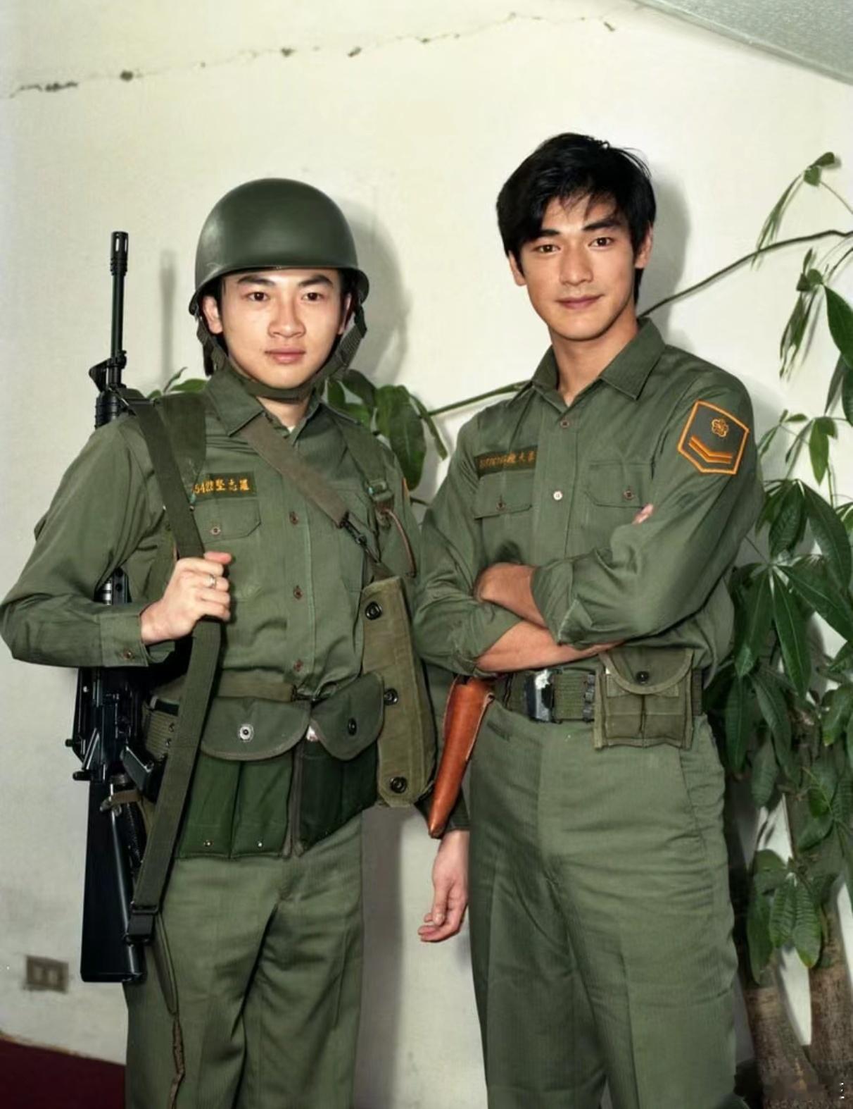 1996年，台北，穿军装时的苏有朋和金城武 ​​​