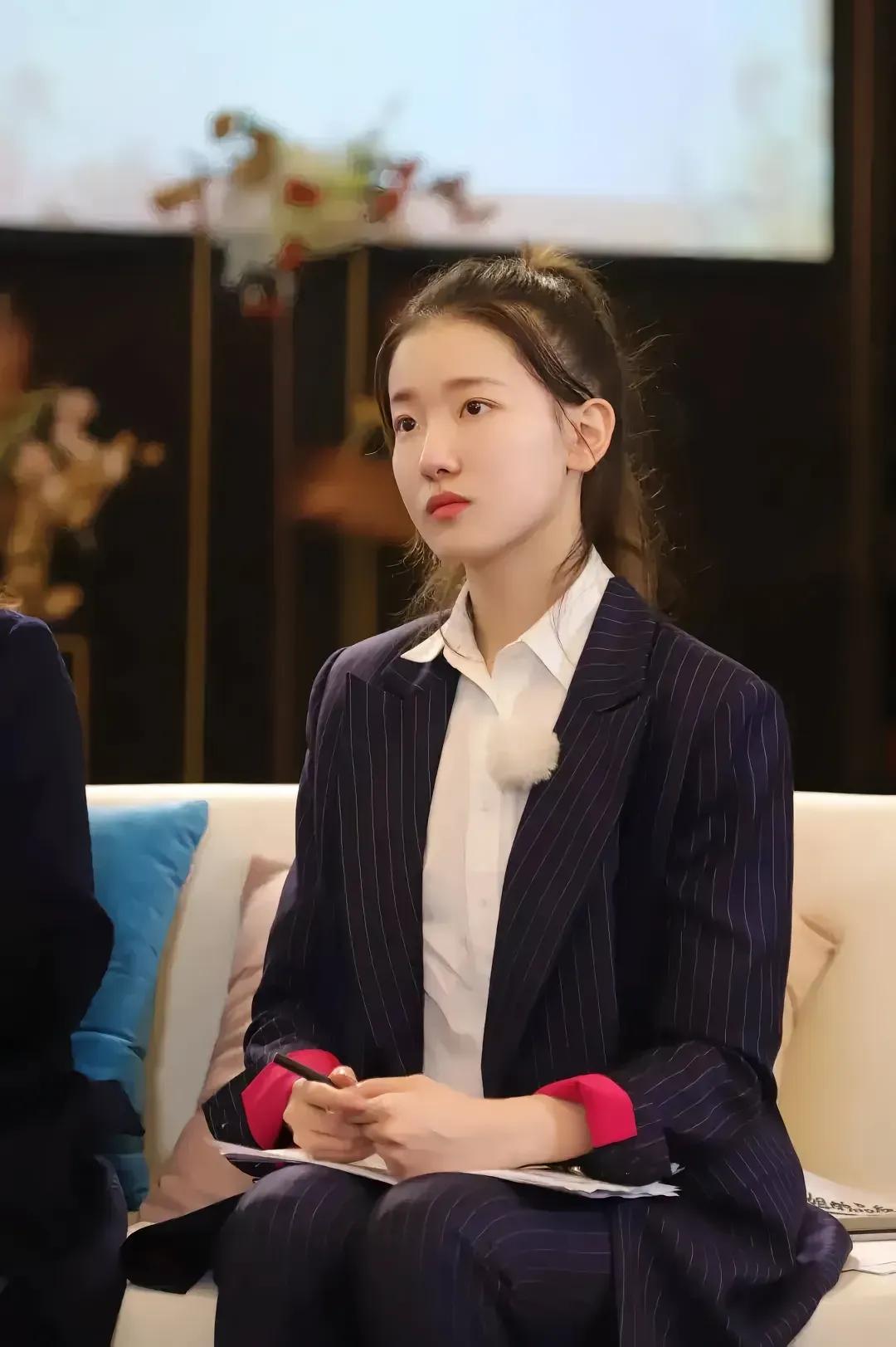格力已非当年的格力
明珠已非当年的明珠
自如还是当年的自如
孟羽童还是那么美