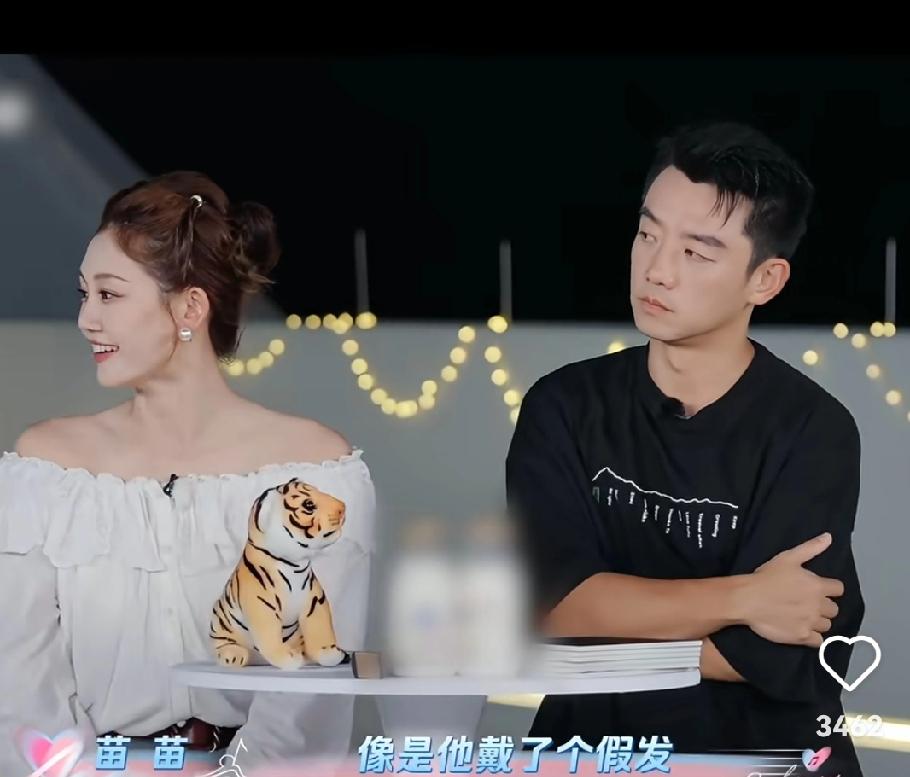 苗苗最大的亮点，
不是演了《芳华》成为“冯女郎”，
也不是她跳舞有多好，而是5年