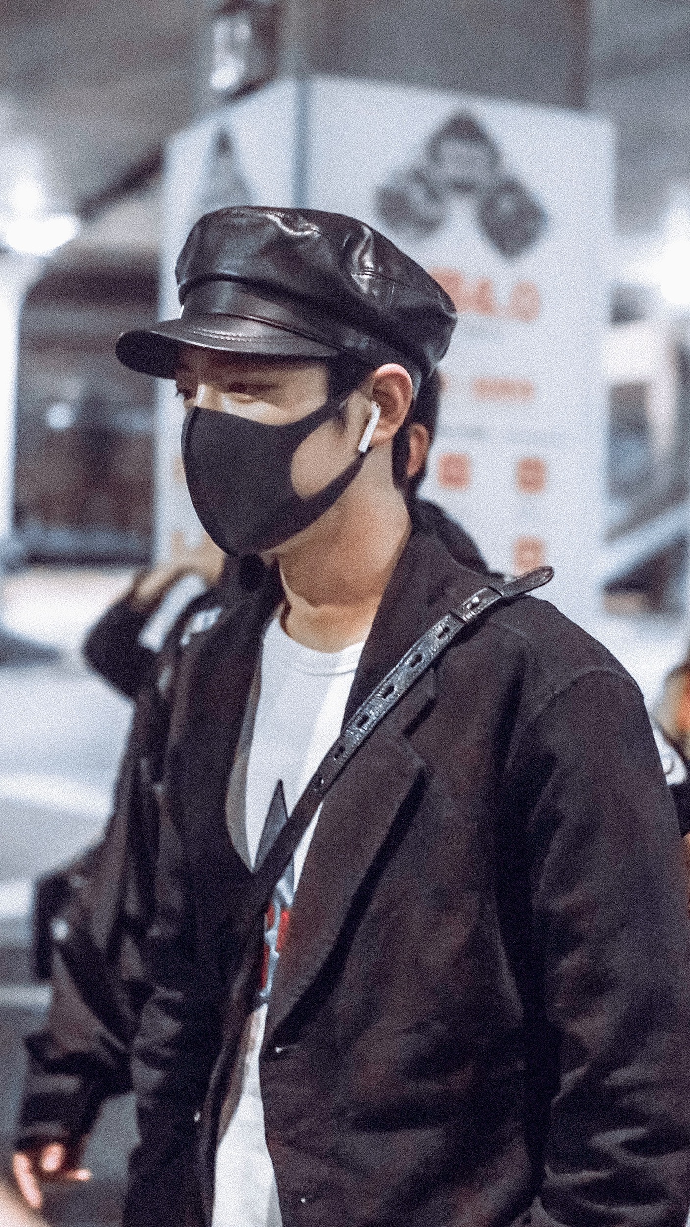 齐夏：骗子，也是救世主。此生不悔入终焉，最爱人间是齐夏。超级￼￼￼期待肖战齐夏！