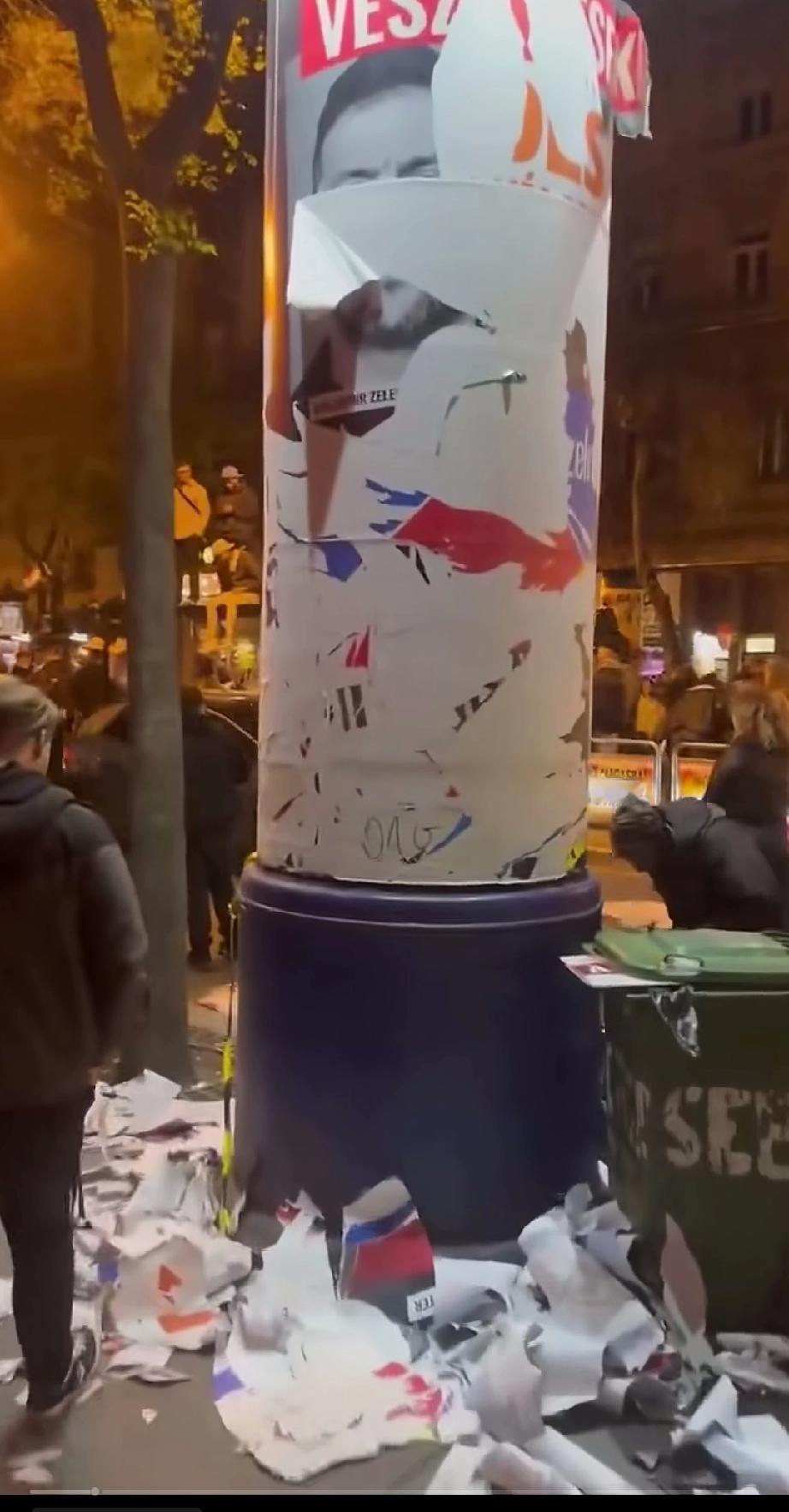 欧尔班落选以后，反泽连斯基反欧洲海报到处都是。