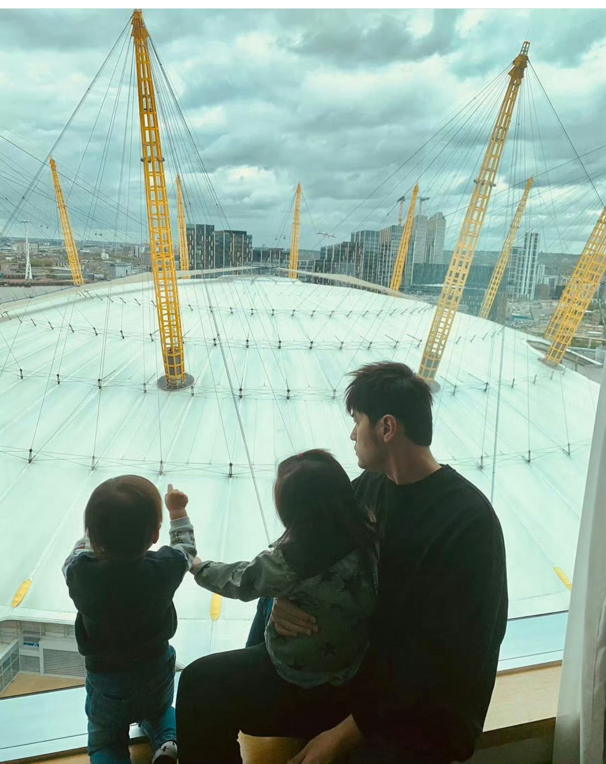 天王也一样要带娃 