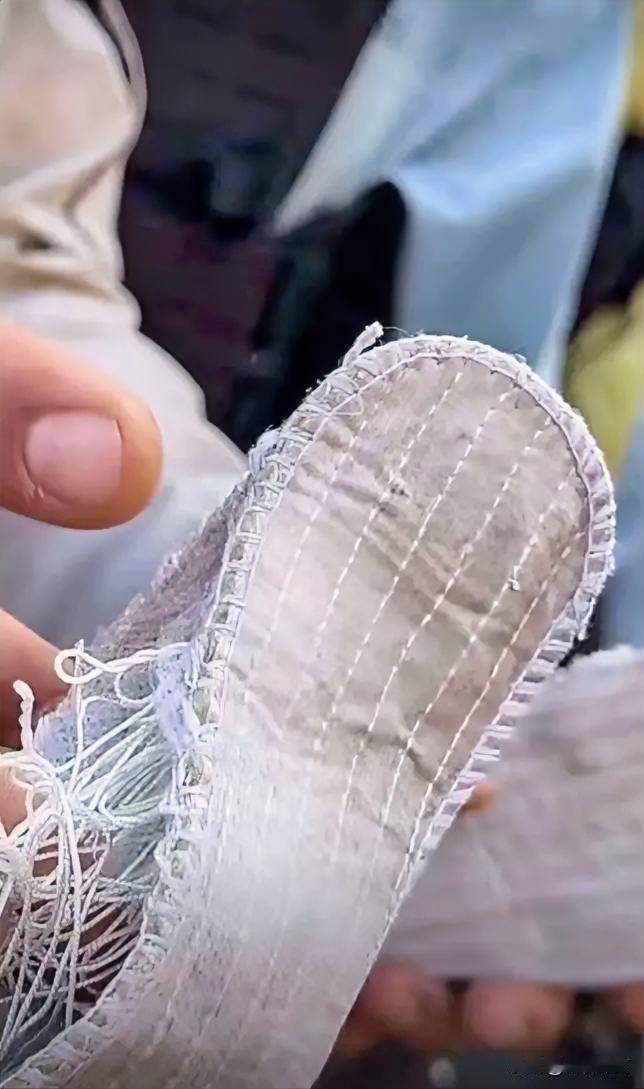 老中医吃“红牌”退赛后续，老中医认为不公平！

第一，鞋垫是一位粉丝朋友送的，他