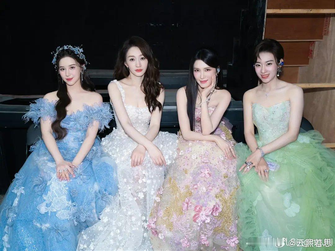 乘风2026｜等组四女神怎么美成这样了...可以打包上春晚吗... 