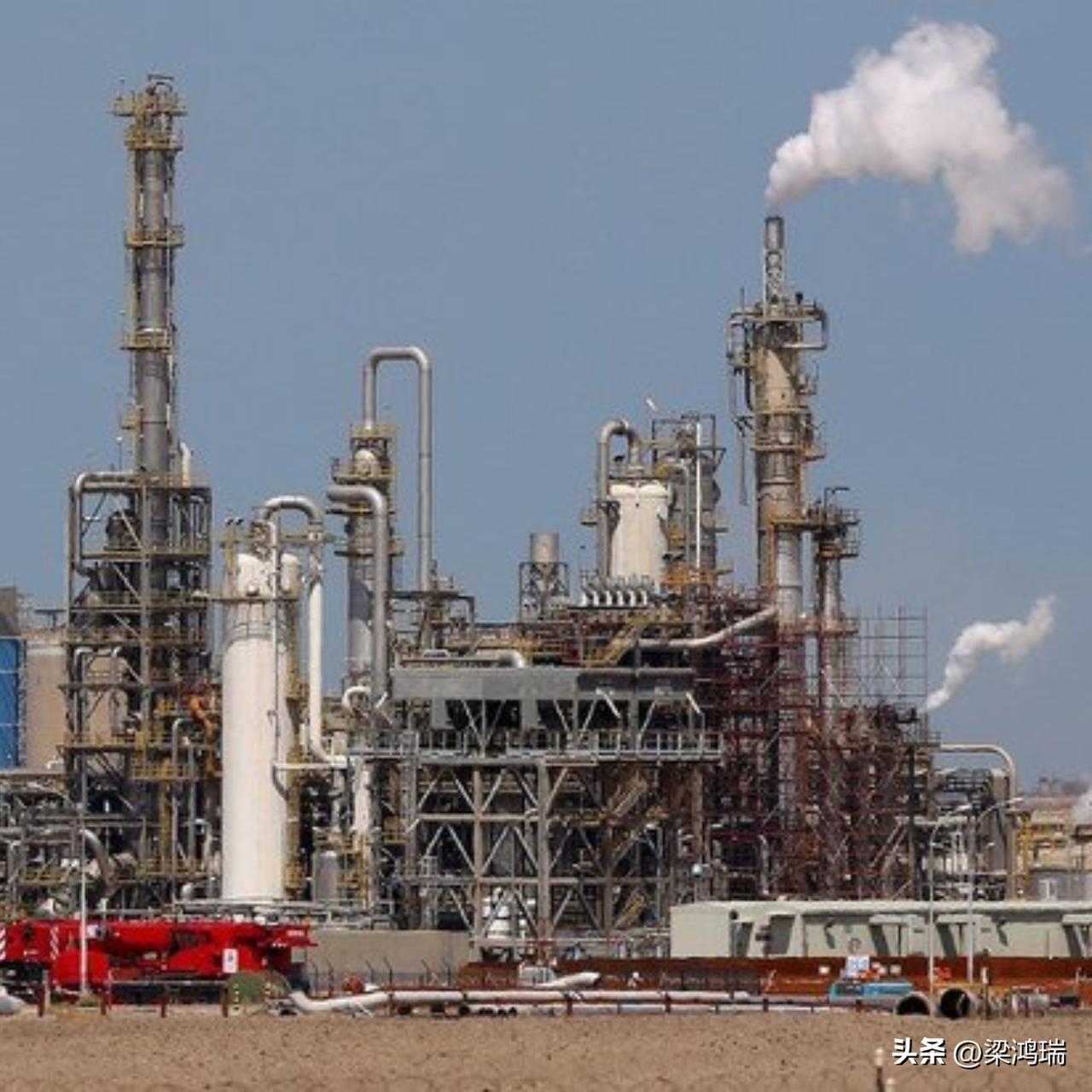 突发新闻：全球最大的液化天然气枢纽——位于卡塔尔的拉斯拉凡港遭到导弹袭击。

卡