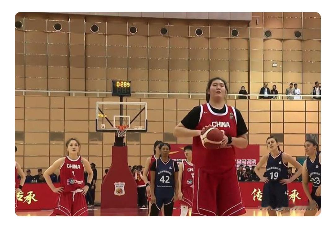 中国女篮热身赛再次大胜国际联队，每个球员都是乔丹附体，予取予求。不知道这样的热身