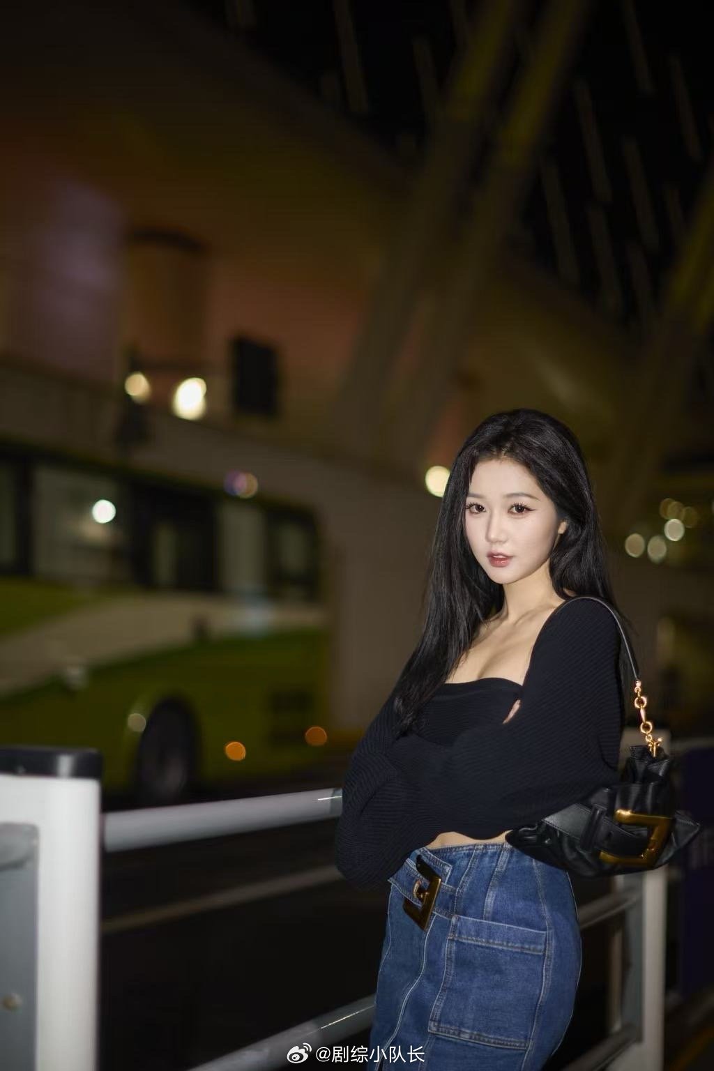 岳雨婷做自己的大女主 岳雨婷一直知道自己想要什么，也一直在朝那个方向走。这种清醒