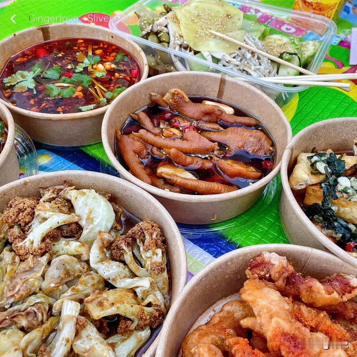 人到晚年，幸福从不是儿女和钱的二选一，而是两者互补的温暖。

有钱能换来体面与安