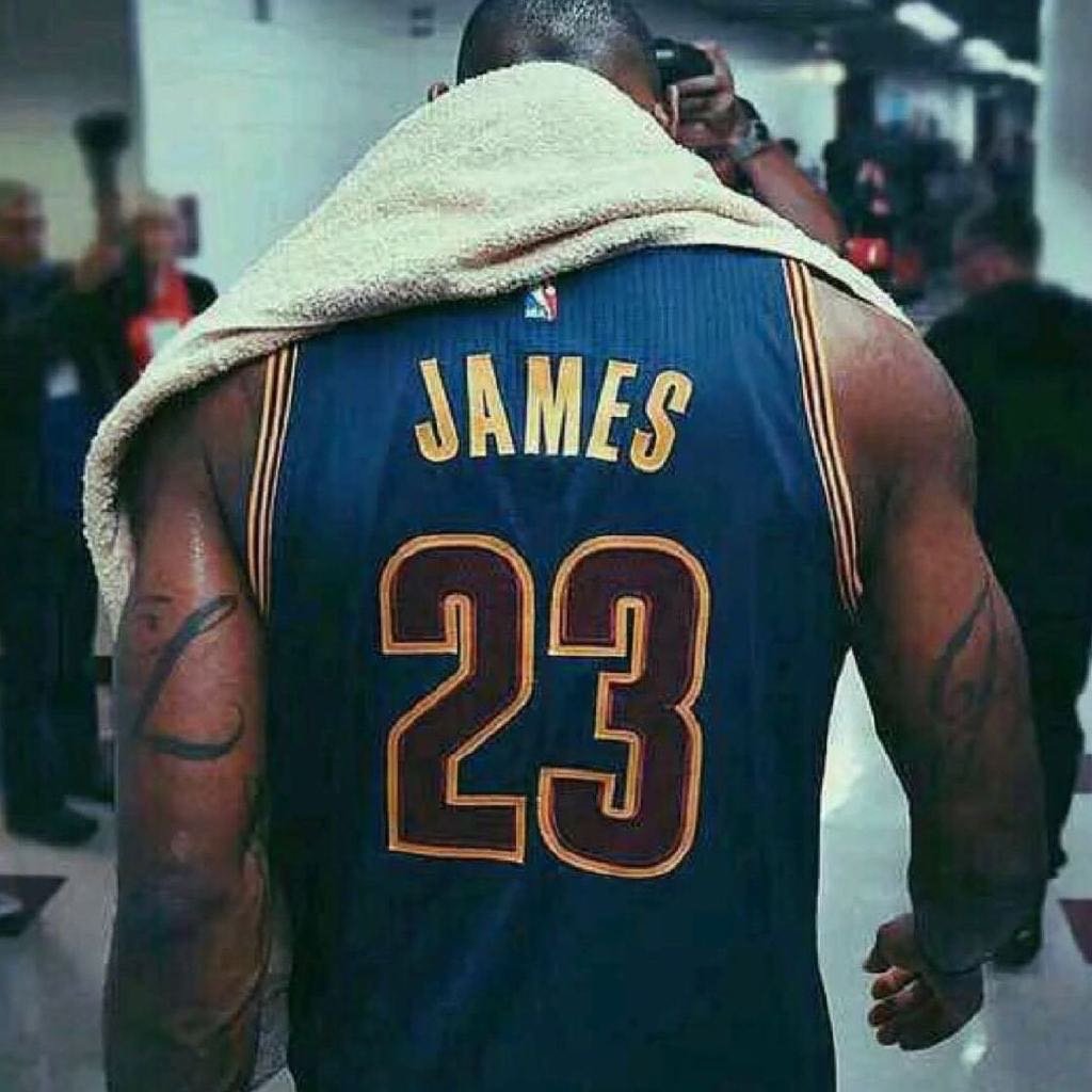 勒布朗-詹姆斯！ 