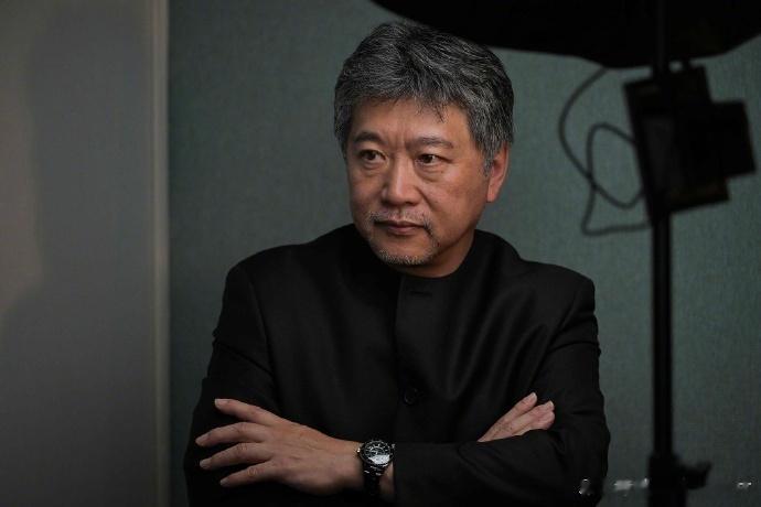 《怪物》剧组拍摄#戛纳电影节#肖像照，导演是枝裕和，编剧坂元裕二，演员安藤樱、瑛