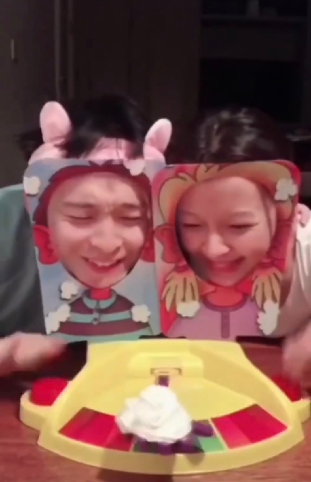 孙怡董子健相爱过的证据粉丝说得好：过期糖最刀。。。