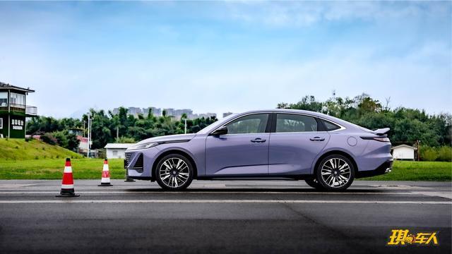 7～8万级家轿的终极较量！长安逸动、大众朗逸、日产轩逸三大王者正面对决。
高价值