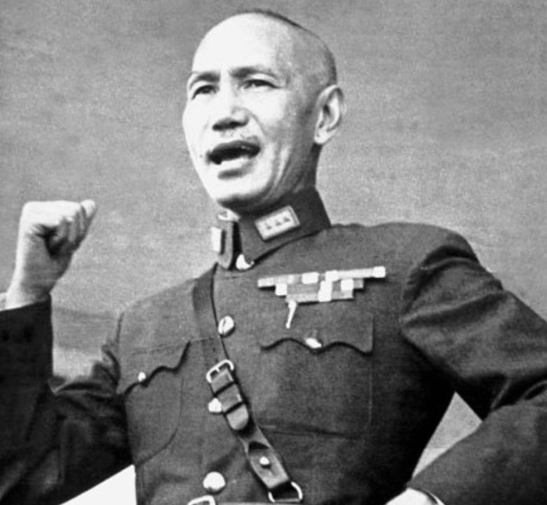 1936年蒋介石的外甥俞洛民被上海警察局长陆连奎当众打了三耳光。两年后陆连奎在上