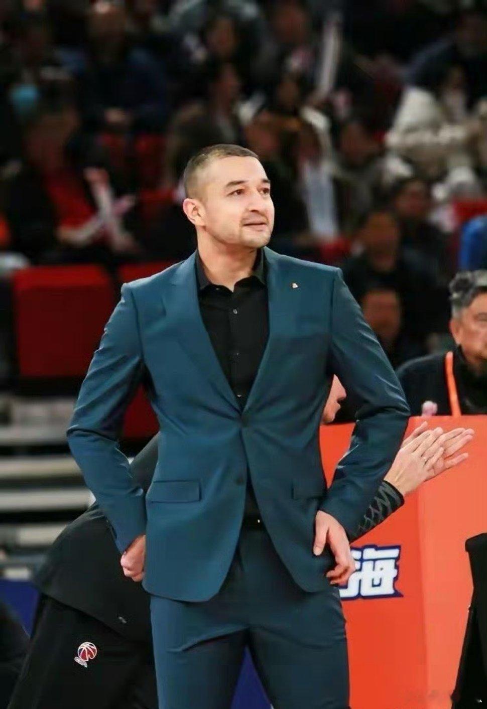 倒计时！新疆男篮三连败，如果刘炜下课，接任者5选11、木拉提——40岁——新疆人