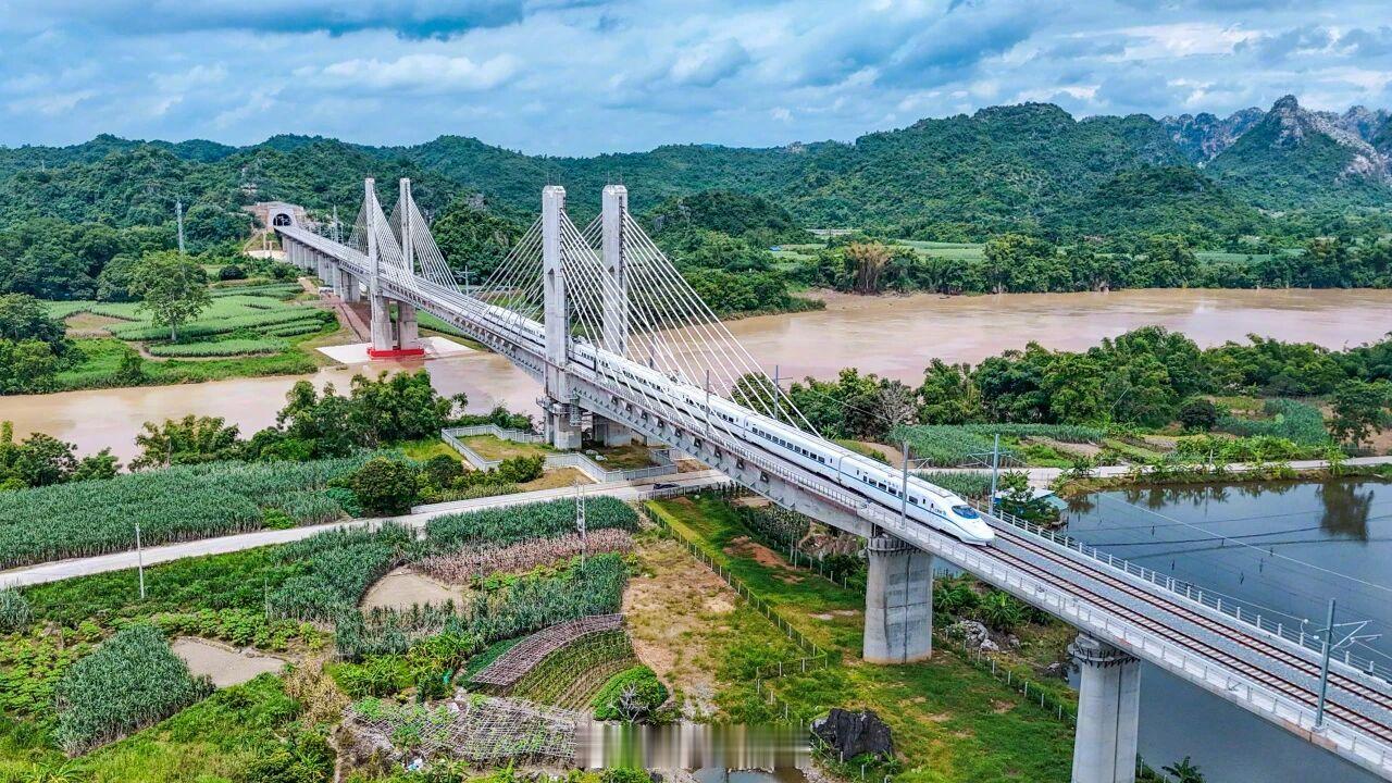 【比以前快多了！从南宁，坐上高铁去越南……大门口】来自国铁集团的消息，连接南宁与