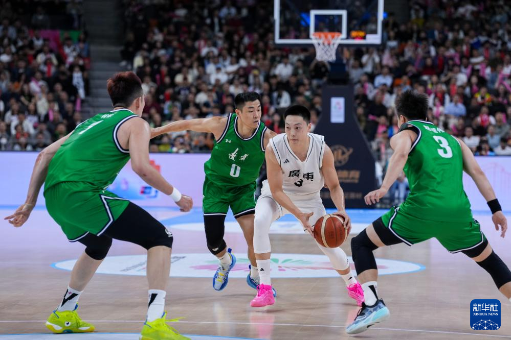 成年组半决赛，三英战胡明轩！ 