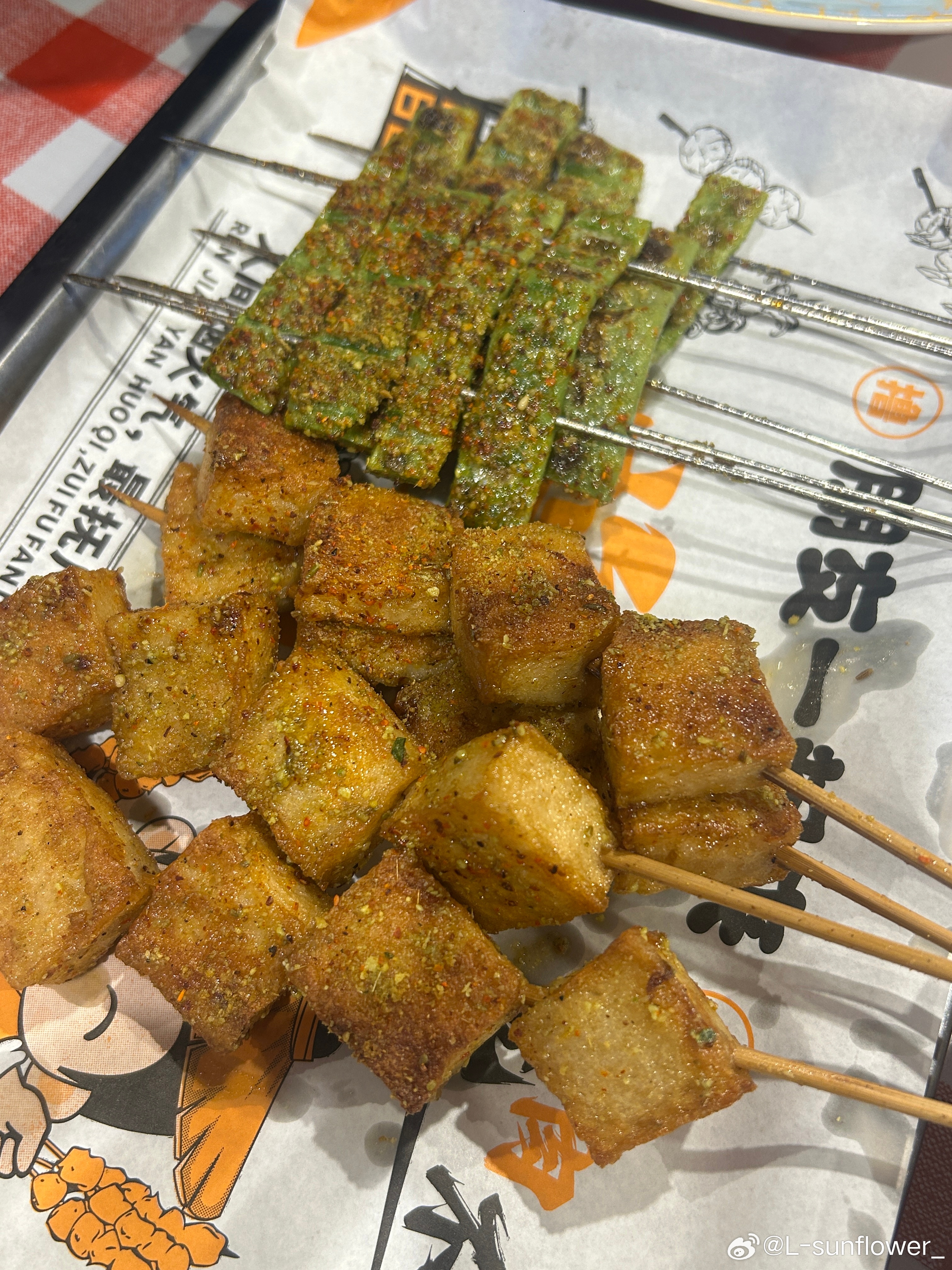 去过青岛。日照。威海。大连。连云港。最喜欢的还是威海的海。其次是大连。昨天去了连
