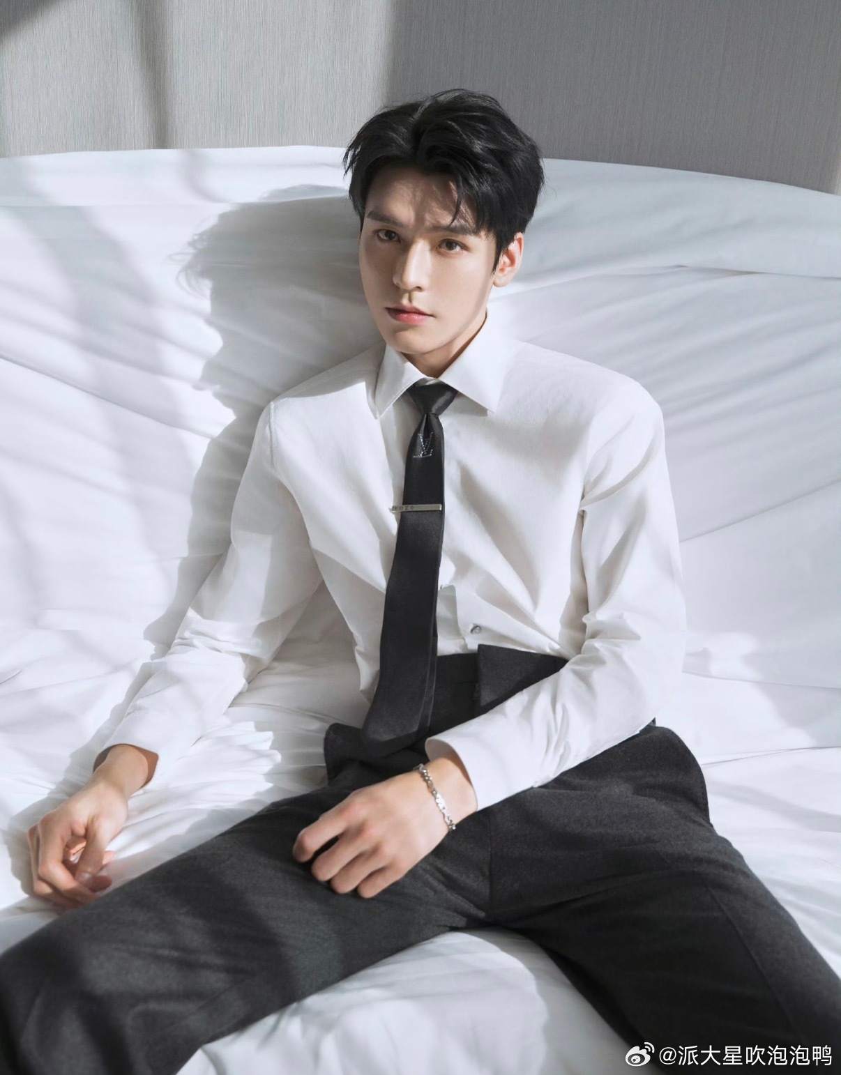 龚俊新剧体制内女婿 感觉龚俊的新剧还是很有意思的，尤其是聚焦到了家庭之间的案件上