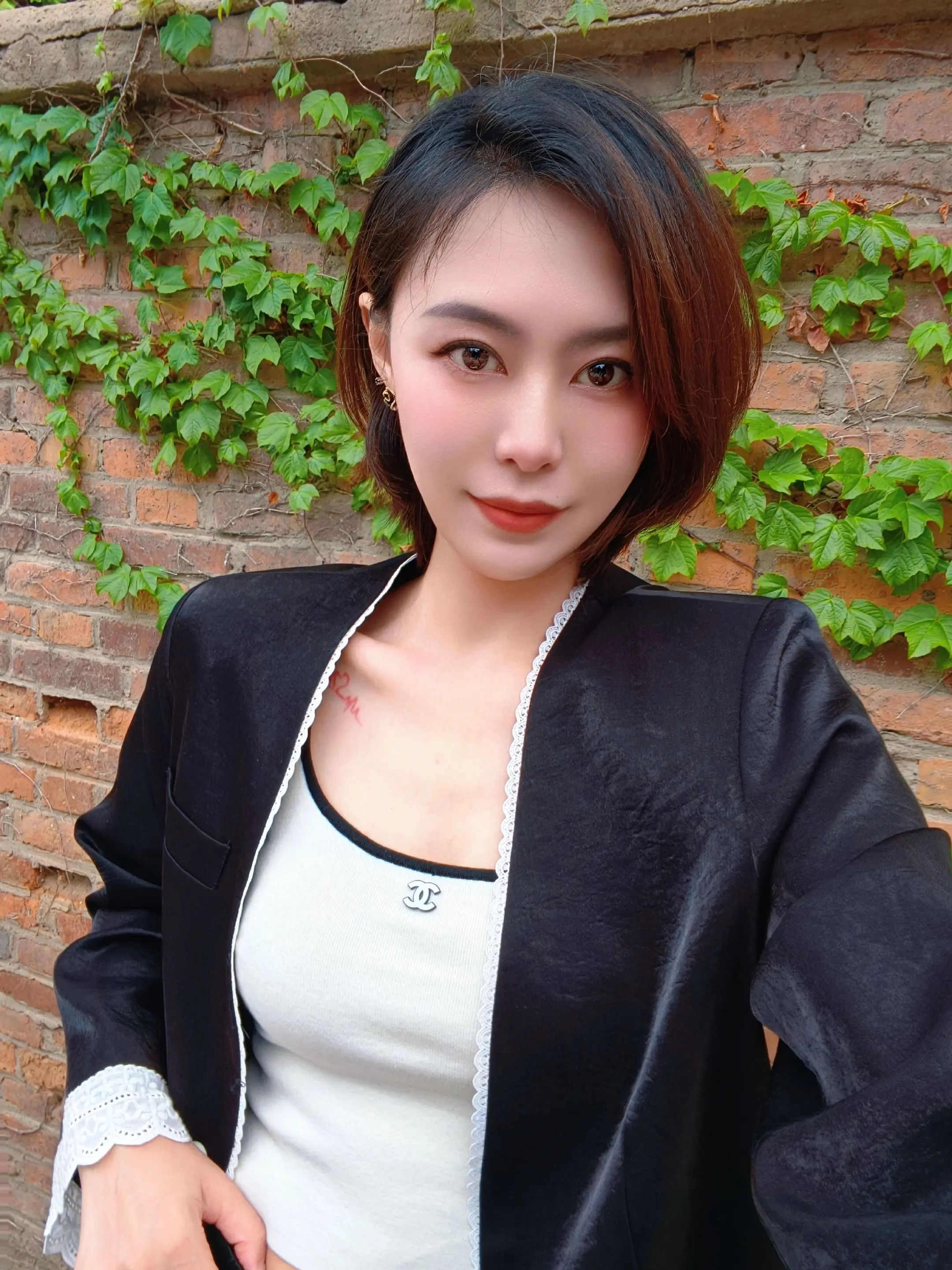漫漫人生路，总要错过几步 走不出昨日的坎，便看不到明天路