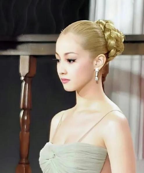 [微风]婚前协议规定每月仅限五次夫妻生活，超额按次收费，离婚可获男方九成财产，这